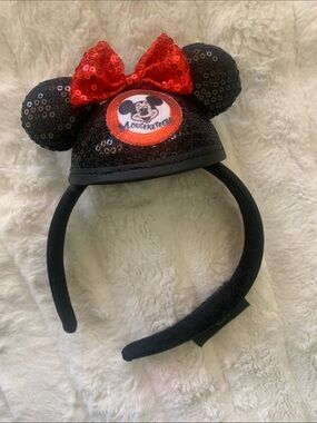Sequin Minnie Ear Headband with Red Bow❤️🖤